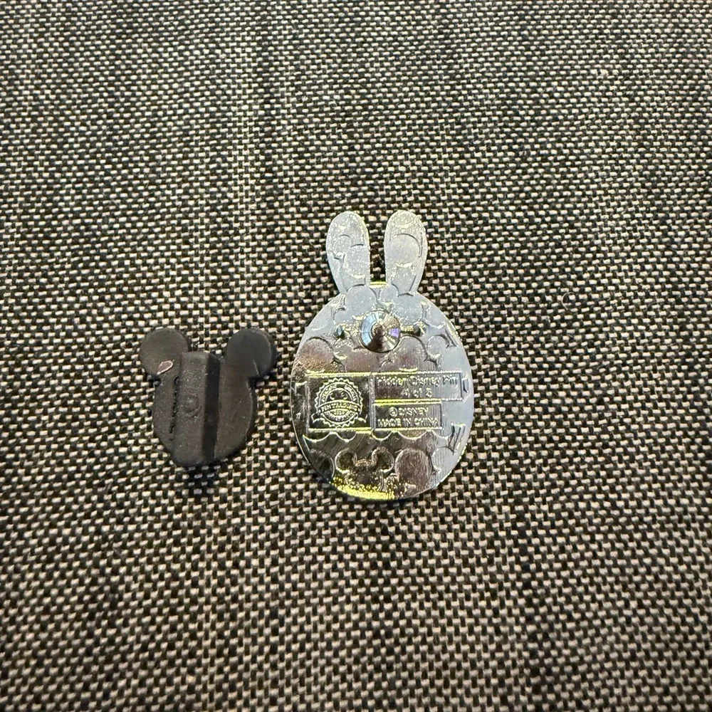 Disney WDW 2023 Hidden Mickey Rabbit Eggs‎ Zootopia Judy Hopps Pin (17)